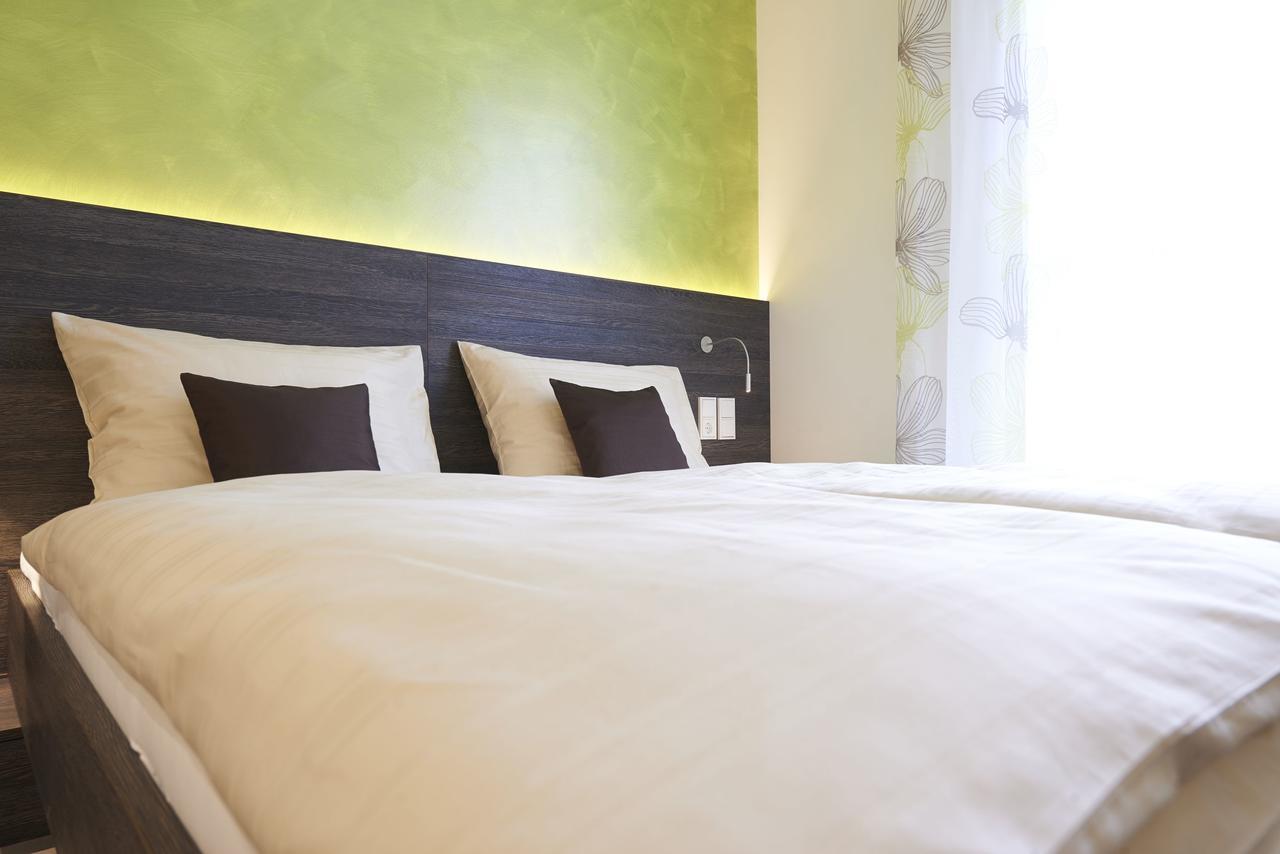 Eee Hotel Traun Eksteriør bilde